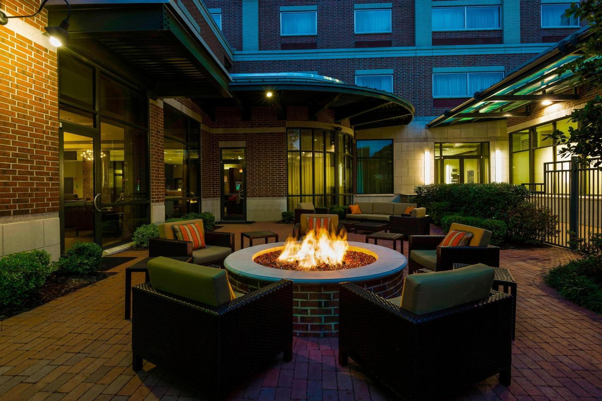 Hotel Courtyard By Marriott Little Rock Downtown Exterior foto