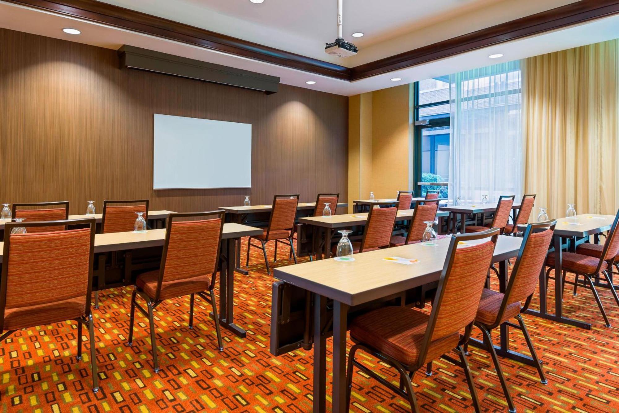 Hotel Courtyard By Marriott Little Rock Downtown Exterior foto